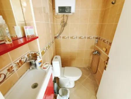 Çeşme Merkez'de Sezonluk Kiralık Geniş 2+1 Bahçe Katı Daire