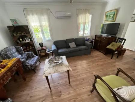 Çeşme Alaçatı Çamlık Markete Yakın 3+1 Satılık Dublex Villa