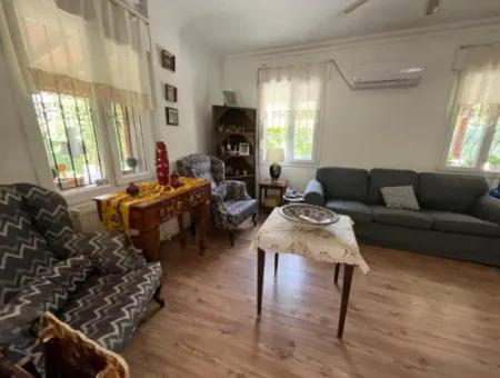 Çeşme Alaçatı Çamlık Markete Yakın 3+1 Satılık Dublex Villa