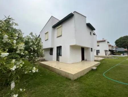 Çeşme Ilıca'da Denize 200 M. Sezonluk Kiralık 3+1 Villa