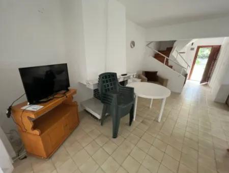 Çeşme Ilıca'da Denize 200 M. Sezonluk Kiralık 3+1 Villa