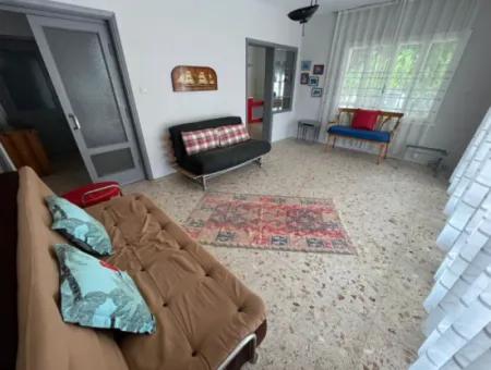 Çeşme Ilıca'da Denize Sıfır Sezonluk Kiralık Müstakil Ev