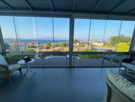 Çeşme Boyalık Sırtlarında Yıllık Kiralık 4+2 Müstakil Villa