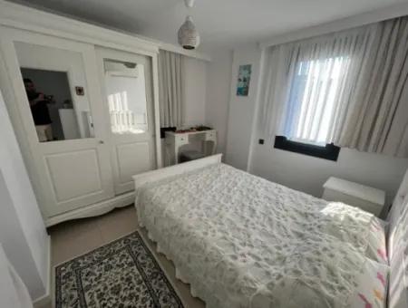 Çeşme Boyalık Sırtlarında Yıllık Kiralık 4+2 Müstakil Villa