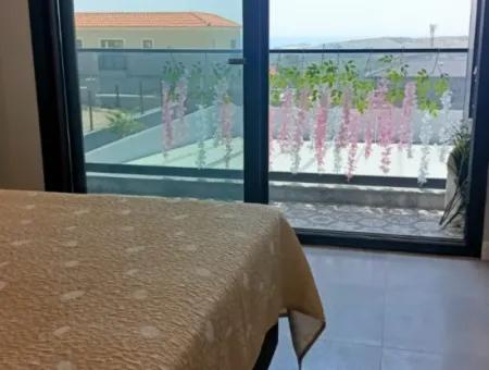 Çeşme Ovacıkta Satılık 6+2 Luxruy Modern Havuzlu Müstakil Villa