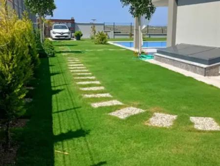 Çeşme Ovacıkta Satılık 6+2 Luxruy Modern Havuzlu Müstakil Villa