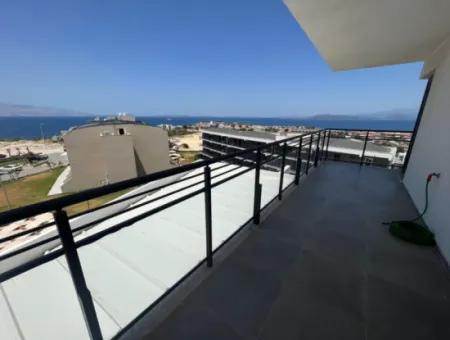 Çeşme Ayasaranda'da Full Deniz Manz. Teraslı 2+1 Residence Daire