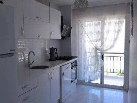 Çeşme Merkezde Ağustos Ayı İçin Kiralık 2+1 Daire