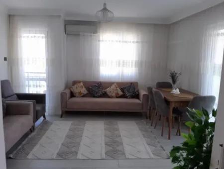 Çeşme Merkezde Ağustos Ayı İçin Kiralık 2+1 Daire