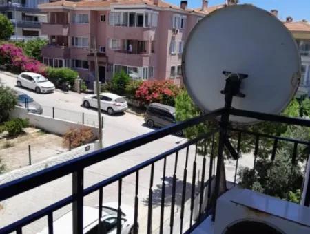 Çeşme Merkezde Ağustos Ayı İçin Kiralık 2+1 Daire