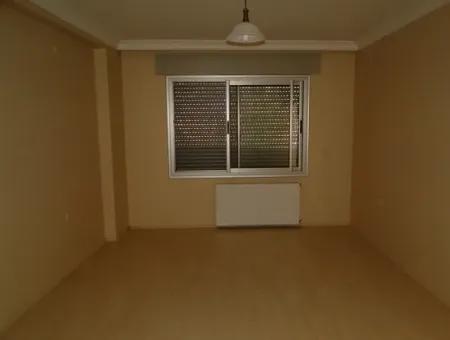 Çeşme'de Deniz Manzaralı Eşyalı Kiralık Geniş Daire